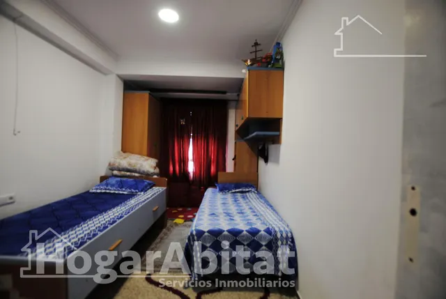 ¡gran oportunidad! muy amplio de 4 dormitorios, con balcón junto av beniopa — 12