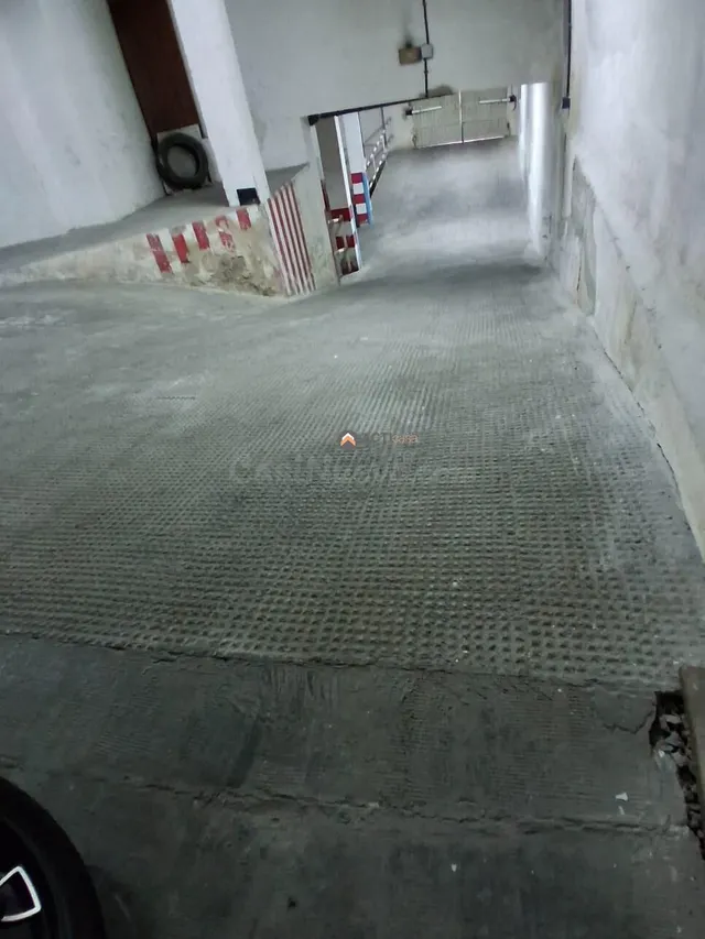 Plaza de garaje en san blas — 4
