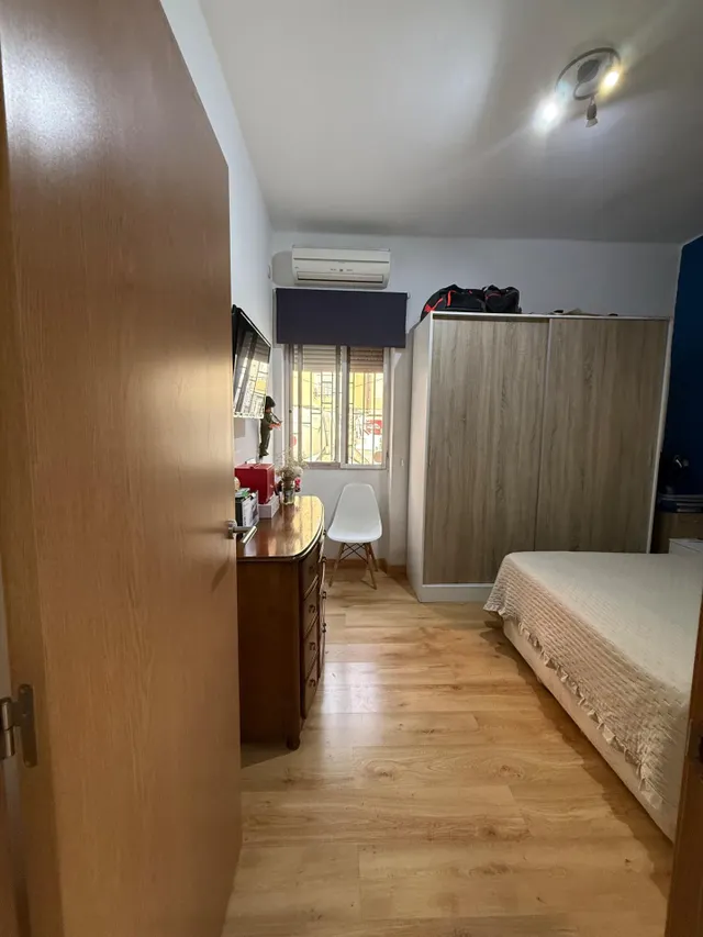 Piso de 2 dormitorios en eugenio gross – Málaga  230.000 € — 31