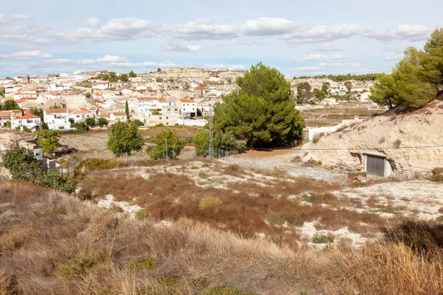 Se Vende Casa Cueva en BENAMAUREL - foto 2