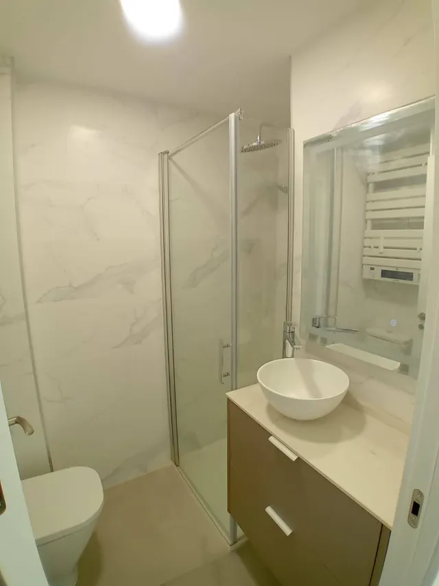 Piso reformado de dos dormitorios en Valdeacederas — 7