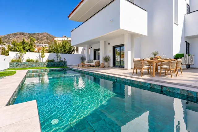 Villa independiente renovada, cerca a Mijas, con piscina pri - foto 2