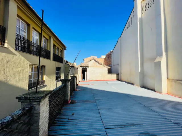 Gran casa para reformar o tirar en pleno centro del pueblo — 13