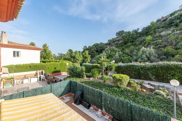 Piso reformado con gran terraza al sur, vistas verdes, garaje y piscina en Benalmádena Pueblo — 13