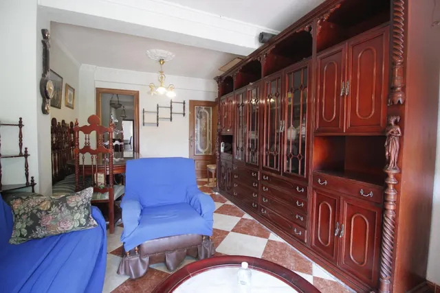 En alquiler piso de 4 habitaciones y 2 baños para estudiante - foto 2