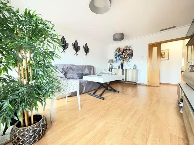 Piso 3 habitaciones en venta - Avenida libertad - foto 2