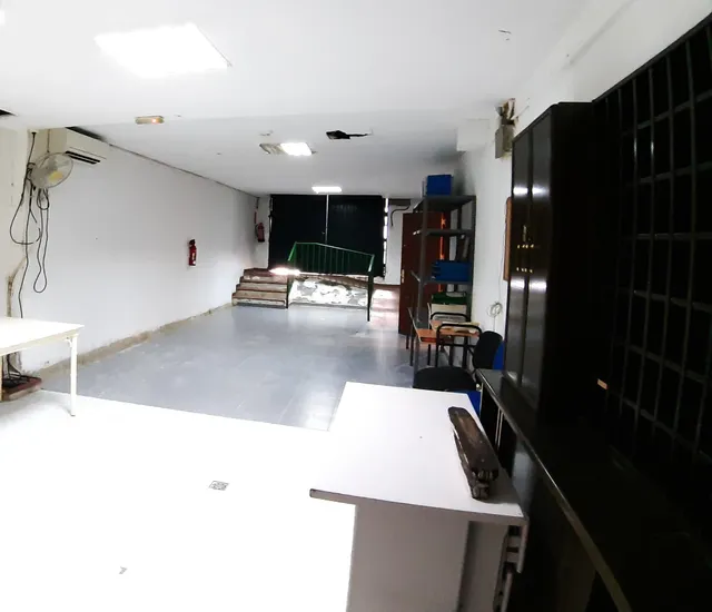 Amplio Local Comercial de 600 m2 en Ubicación Estratégica de Calahonda Baja — 30