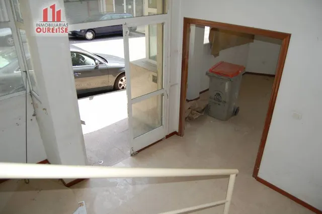 AMPLIO LOCAL COMERCIAL EN EL VEINTIUNO — 13