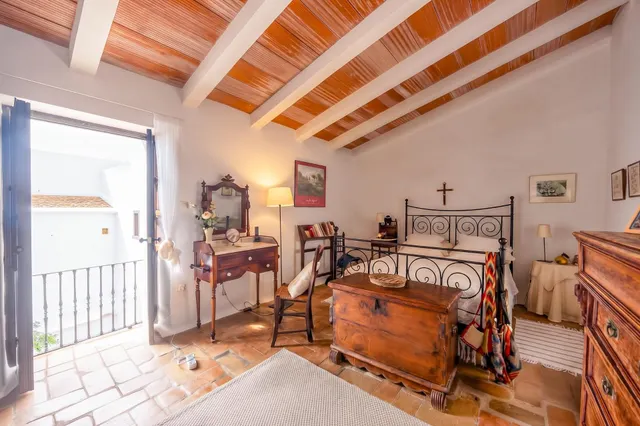 Casa Independiente en pleno Casco Antiguo. — 34