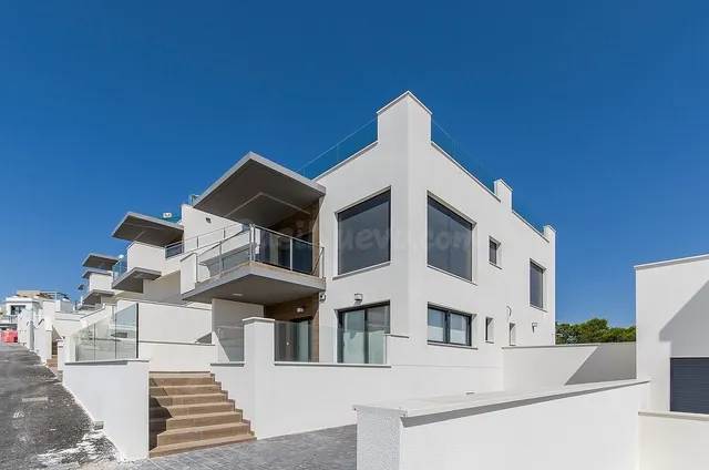 BUNGALOWS DE NUEVA CONSTRUCCIÓN EN SAN MIGUEL DE SALINAS — 2