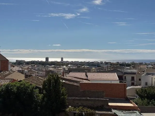 GRAN PISO DE 130MTS DE 4 HAB EN CALAFELL PUEBLO — 41