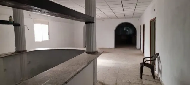 Edificio con piscina — 45