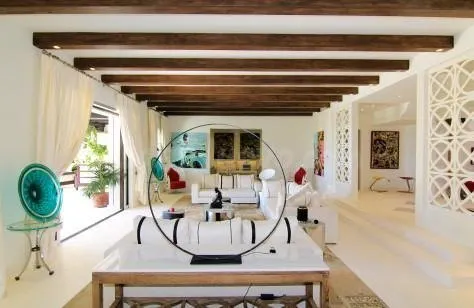 MANSION EN PRIMERA LINEA DE PLAYA EN AMPLIA PARCELA — 3