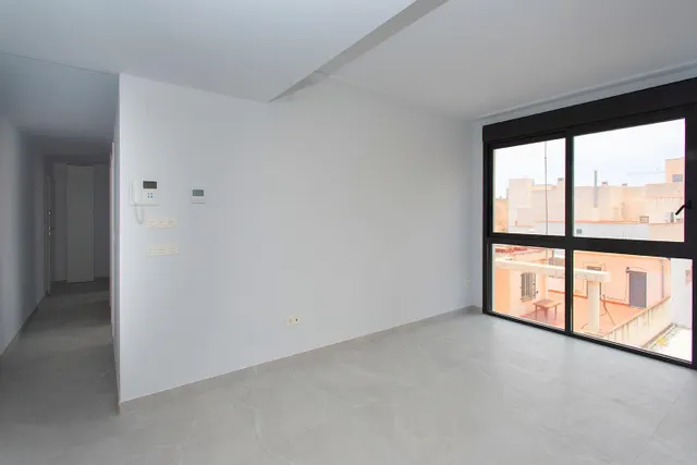 Apartamento moderno con vista lateral al mar, 2 dormitorios, 2 baños, piscina en el solárium con Vistas al Mar,  a unos 2 minutos a pie de la Playa del Cura — 18