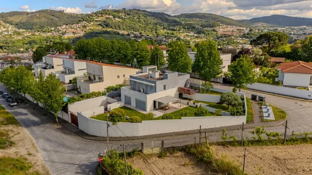 Chalet 3 habitaciones 324m² en venta - Gualtar