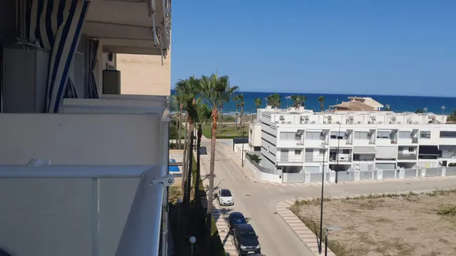Apartamento en Daimús con vistas al mar, 2ª línea de playa a