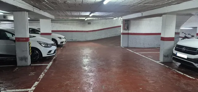 Exclusiva plaza de parking en Sarrià, comodidad, amplitud y excelente ubicación — 13