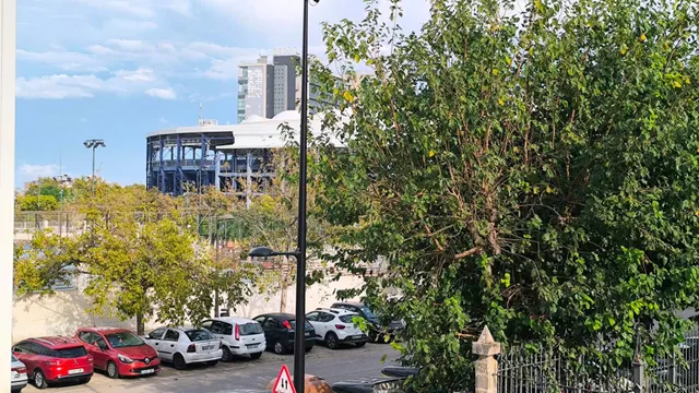 PRIMER PISO TOTALMENTE EXTERIOR EN FINCA CON CONSERJE Y ENORME TERRAZA ESQUINERA — 7