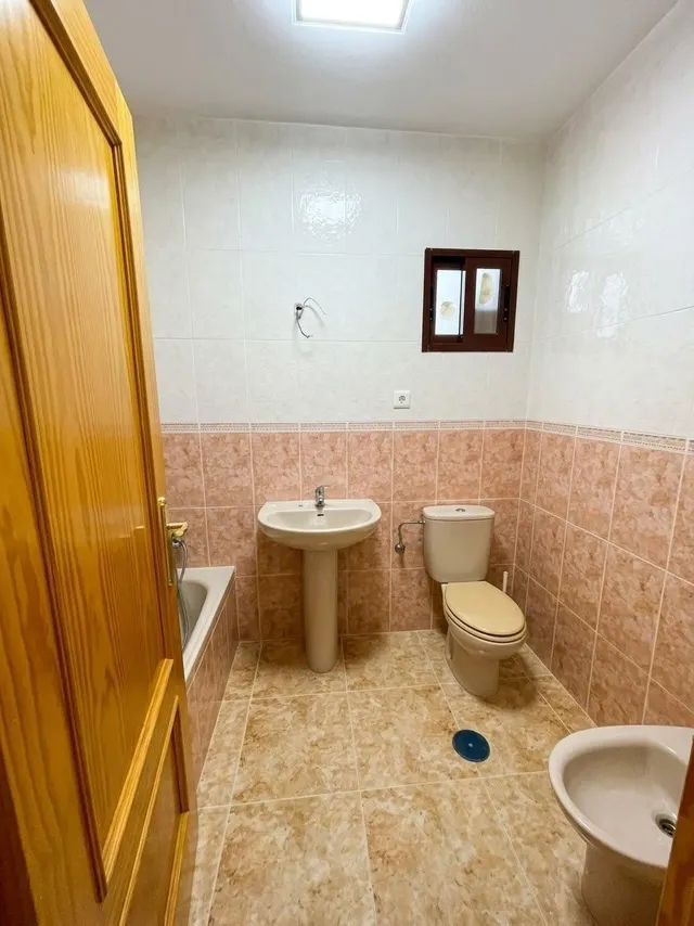 PISO A ESTRENAR CON GARAJE Y TRASTERO EN LOS ALCÁZARES — 10
