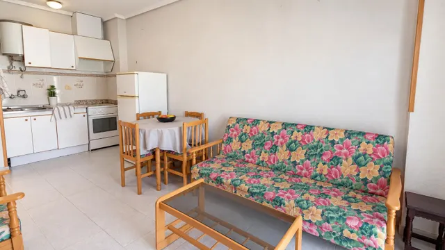 Apartamento de 1 dormitorio en Torrevieja, zona la siesta — 6