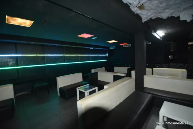 ¡¡ GRAN OPORTUNIDAD !! Local comercial situado en zona de El Escorratel, en Orihuela. 274 m2. construidos. — 11