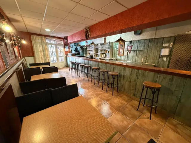 Venta albergue en el camino de Santiago en Cacabelos - foto 5