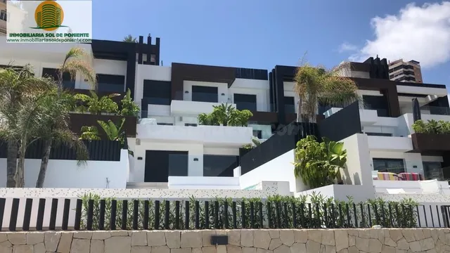 Duplex de lujo en primera linea Benidorm. — 2