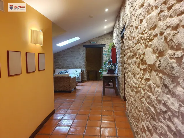 OPORTUNIDAD DE HOTEL EN UN ENTORNO DE ENSUEÑO — 43