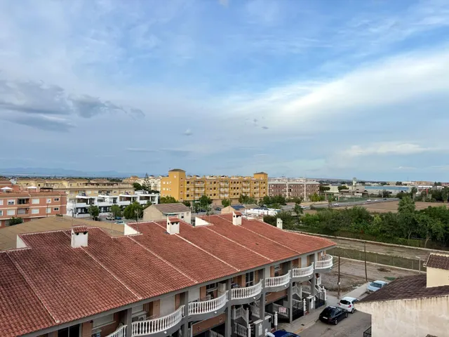 Apartamento luminoso y espacioso en la acogedora Formentera. Cerca de colegios y comercios, a 10 min a pie de Benijófar, a 3,5 km del La Marquesa Golf, y a solo 11 km de las playas de Guardamar. — 37