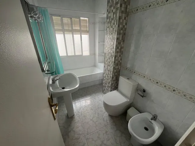 SE ALQUILA PISO EN ULÍA — 13