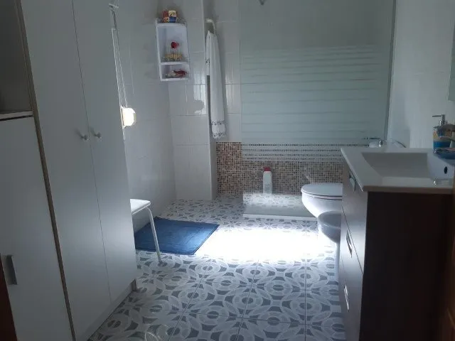 Casa vallada en la ciudad — 17