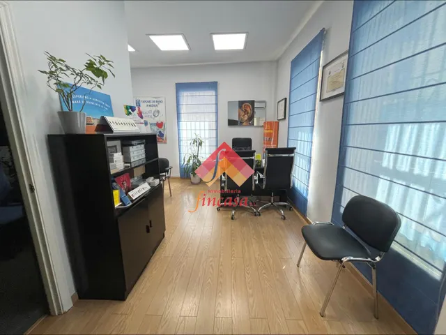 Se vende local en pleno centro — 7