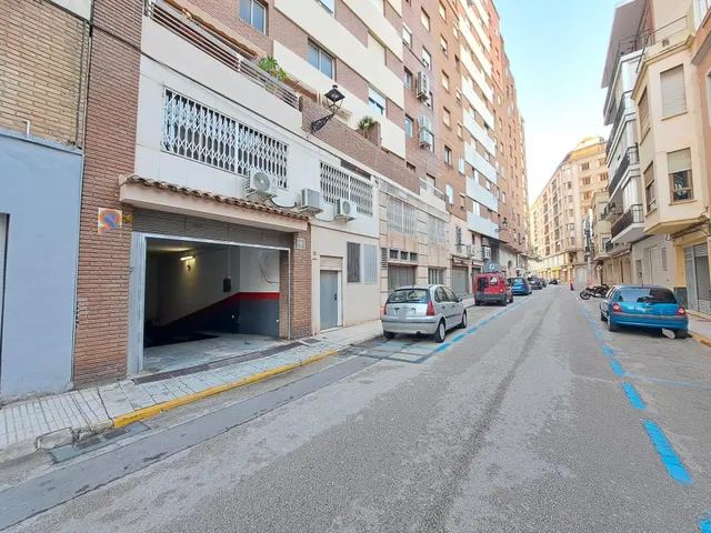 DOS PLAZAS DE GARAJE EN VENTA — 7
