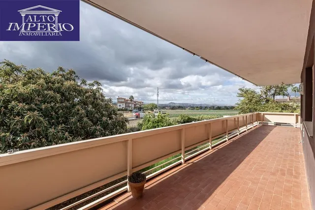 Gran casa con parcela y piscina en Cájar - foto 5