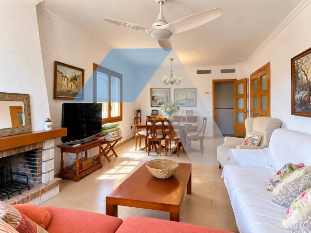 Chalet en parcela urbana con piscina privada en san vicente del raspeig — 9