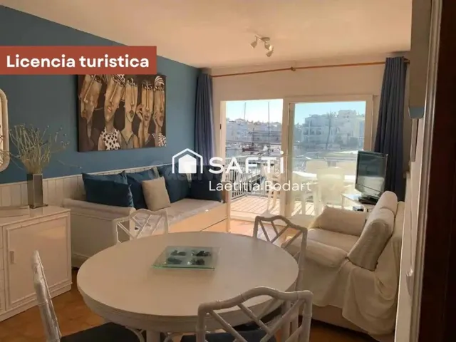 Apartamento reformado de 2 dormitorios con terrazas, vistas al canal y licencia turística – Empuriabrava — 3