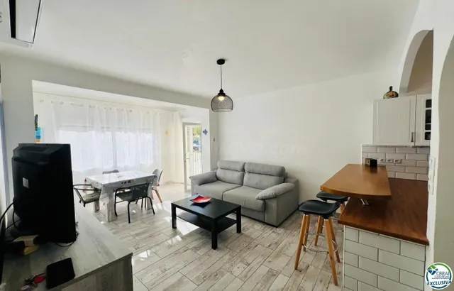 Apartamento reformado a pasos del mar con licencia turística - foto 4
