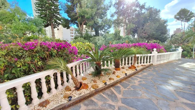 Apartamento reformado con piscina y parking comunitario — 17