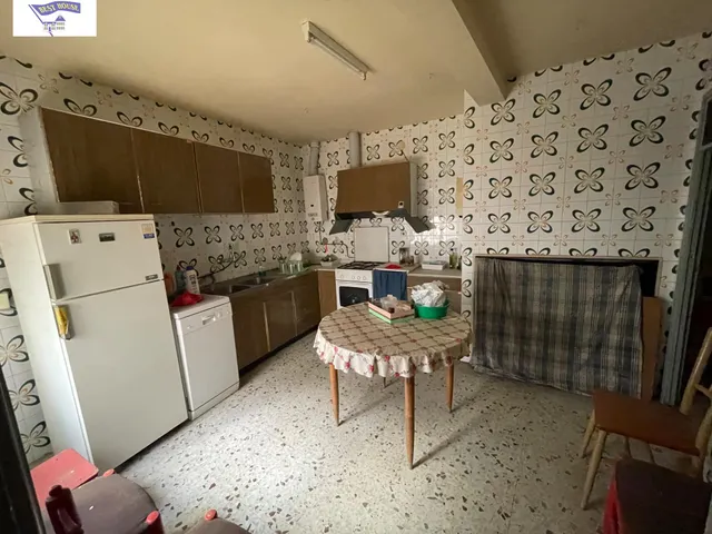 Amplia Casa en el centro de Valdeganga con Posibilidades de Reforma — 26