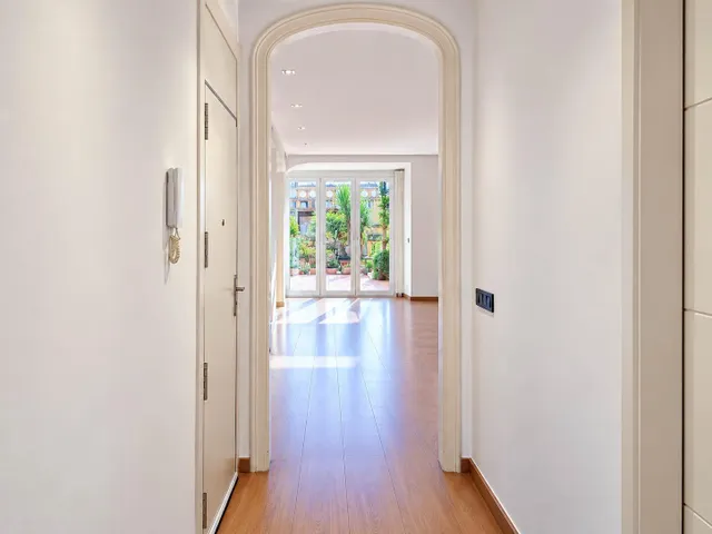 Agencia Inmobiliaria en Barcelona. Piso en venta en Sant Antoni — 7