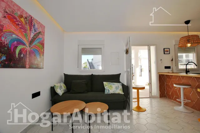 CASA SEMINUEVA Y ESQUINERA CON TERRAZA CERCA DE LA PLAYA — 10