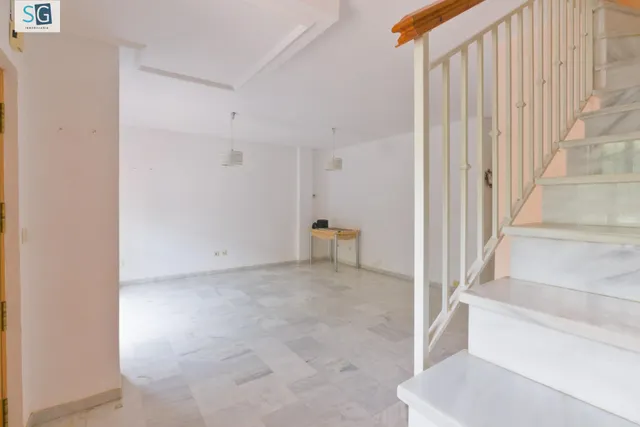 Bonita Casa en Cúllar Vega — 33