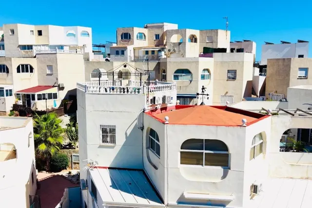 Apartamento llave en mano con amplio solárium privado y reformas recientes en San Miguel de Salinas — 16