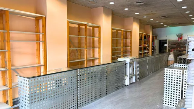 BAJO COMERCIAL DE 120m2 + ALTILLO DE 15m2 EN CALLE PRINCESA  - foto 4