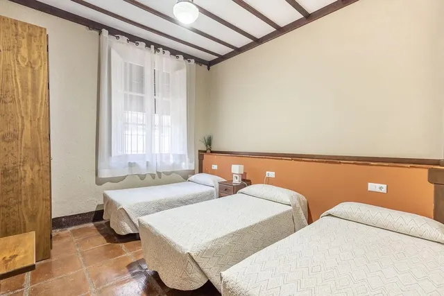 **NEGOCIO CONSOLIDADO DE EVENTOS Y ALOJAMIENTO TURÍSTICO EN UNA ESPECTACULAR FINCA ANDALUZA CERCA DE GRANADA** — 13
