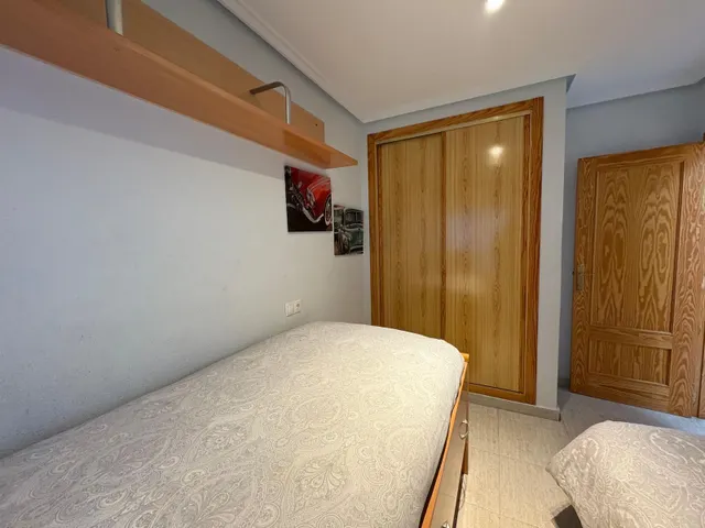 Bungalow de 3 dormitorios y 2 Baños con 2 Terrazas y Piscina en Gran Alacant. — 18