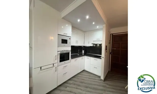 Apartamento de playa en la hermosa Costa Brava directamente en 1ª línea de mar en Empuriabrava — 6