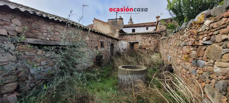 CASA EN VENTA EN PEDROCHE