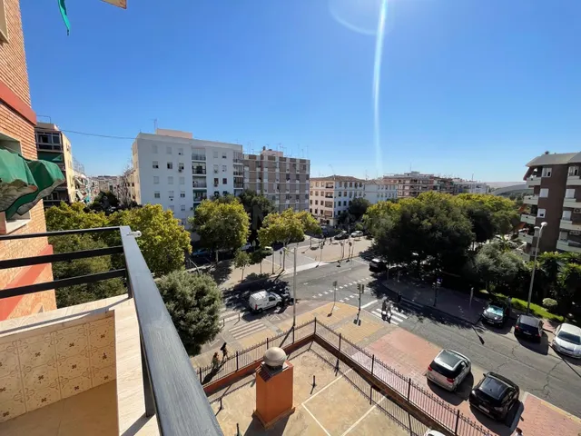 TERRAZA AL SUR, MUCHA LUZ, 4 DORMITORIOS… ¡Y GARAJE! — 2