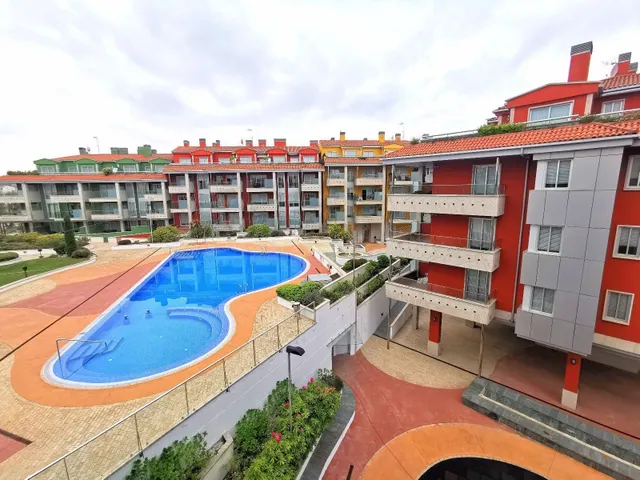 EN VENTA PISO EN PORTONOVO PARA ENTRAR A VIVIR CON 2 DORMITO - foto 2